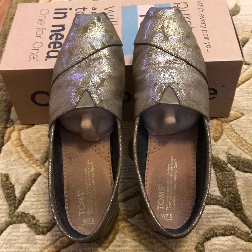 Toms  brass metallic synthetic leather shoes
